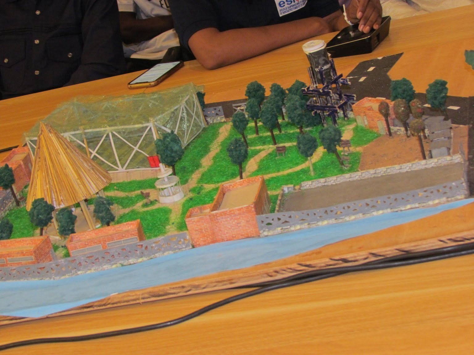 Remise officielle de la maquette de l'espace vert de N'Tomikorobougou